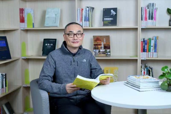 聚富配资 控江中学全国劳模许敏老师：躬身教学三十余载，他让学生懂得“数学之美”